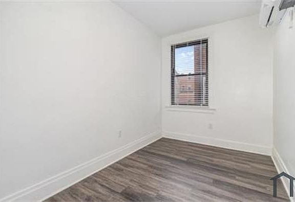 3rd image of 1646 Vine St #1