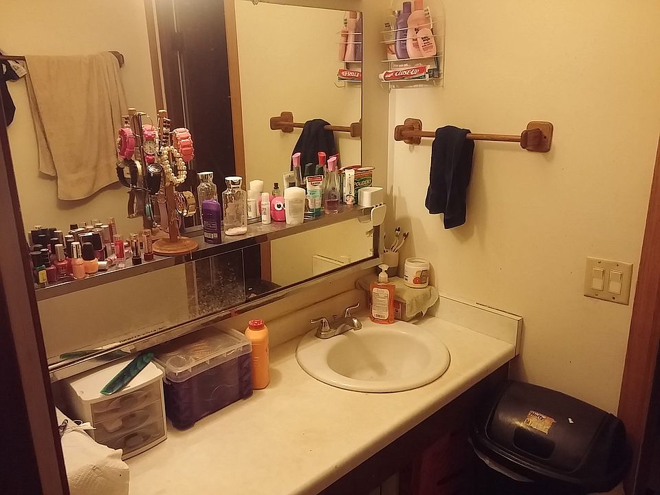2nd image of 4414 Dwight Dr APT 22