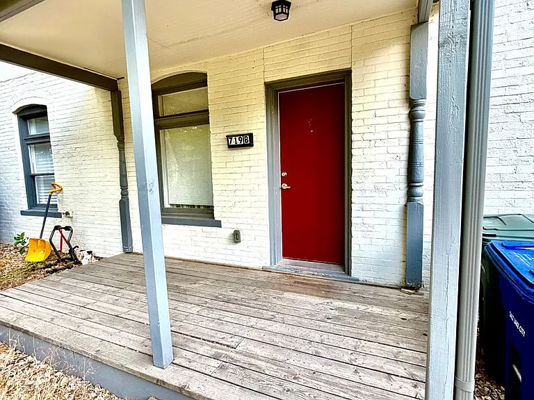 719 S. 500 E. — Photo 1