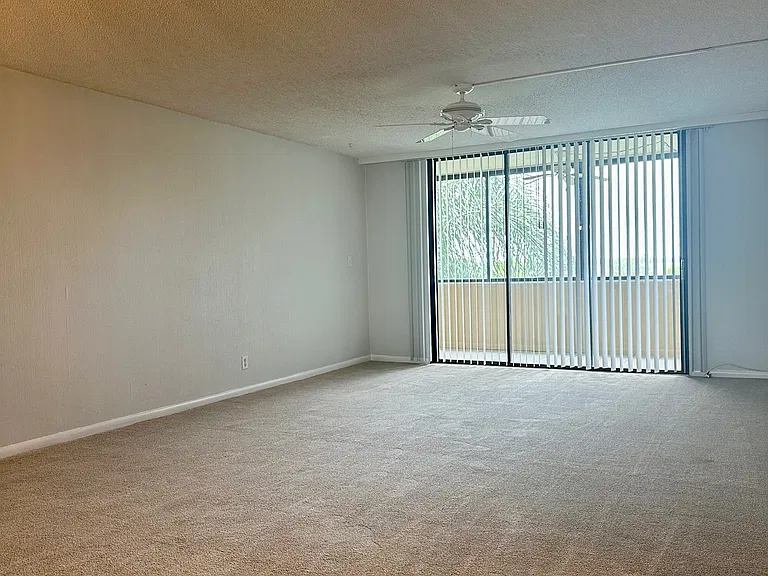 2617 Cove Cay Dr #1-311 — Photo 8