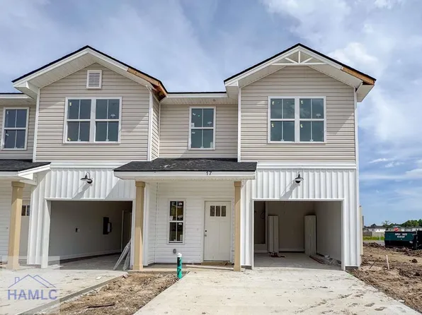 17 Beaumont Dr, Hinesville, GA 31313