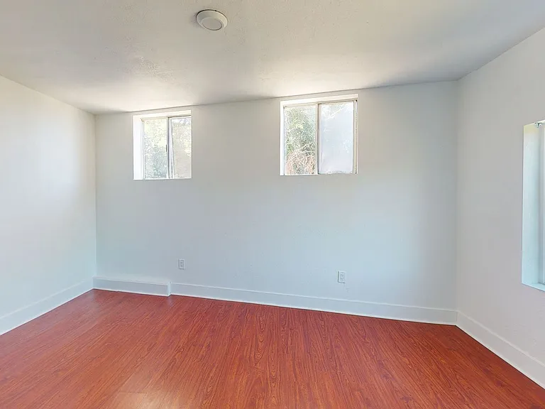 1810 E 25th Street — Photo 34