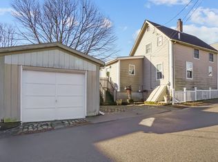 39 Carr St, Fall River, MA 02723