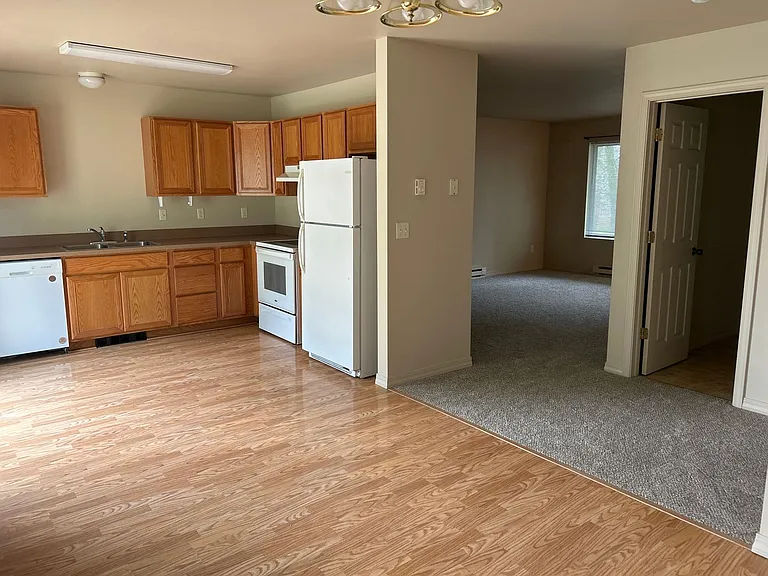1620 Stiel Complex — Photo 6