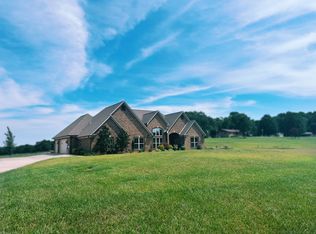 106 Rhodes Rd, Big Sandy, TN 38221