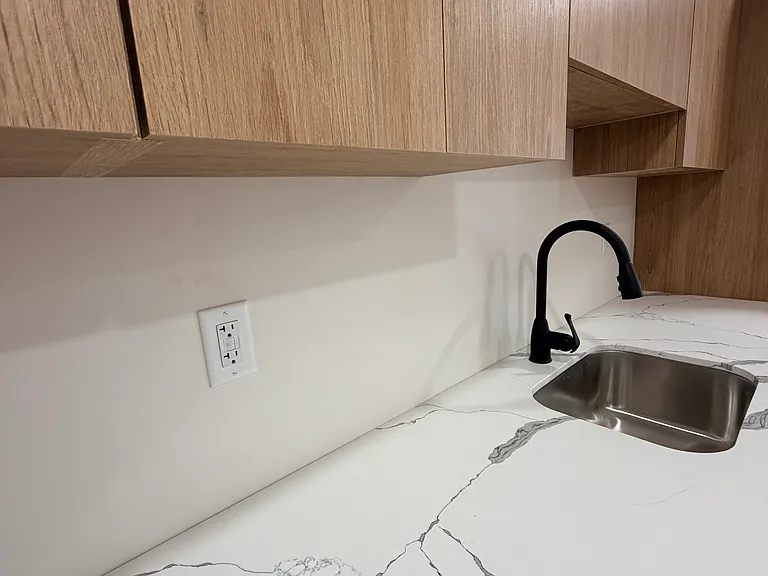 44 Warner St #B5 — Photo 3