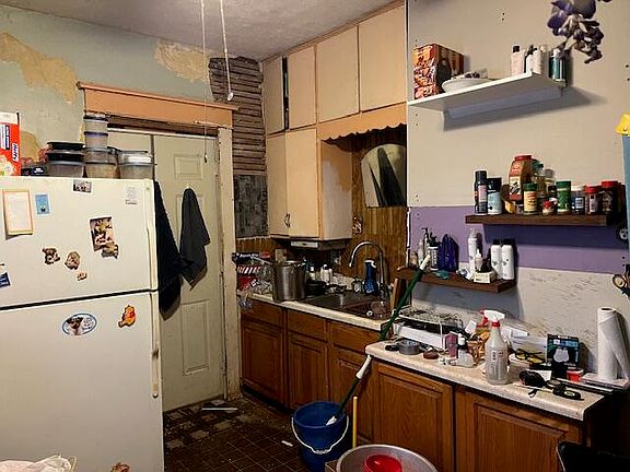 3rd image of 215 Garfield Ave NW