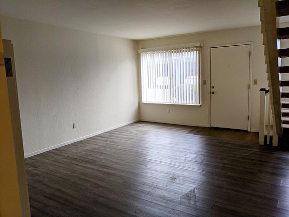 2nd image of 129 Grant St #4