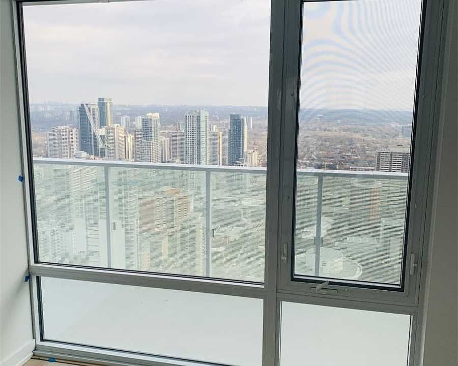 2nd image of 501 Yonge St #4607