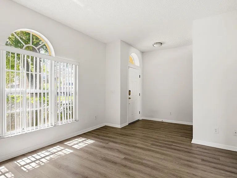 10301 Beneva Dr — Photo 9