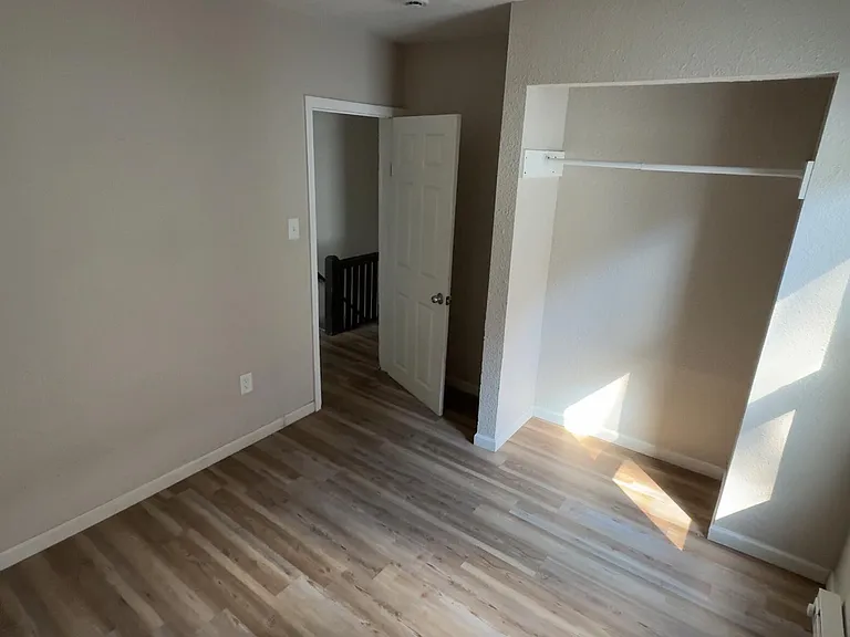 1014 Snyder Ave — Photo 6