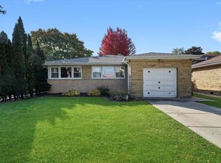 3801 W Sherwin Ave, Lincolnwood, IL 60712