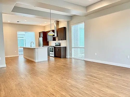 3rd image of 915 E Missouri Ave #Ddeb2804a