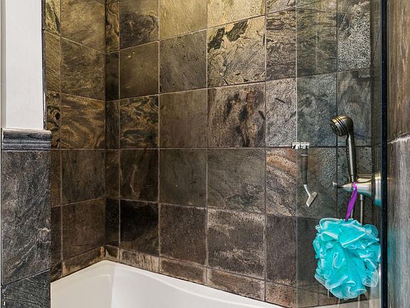 4th image of 220 W Rittenhouse Sq APT 10D