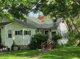 7091 Rapids Rd, Lockport, NY 14094