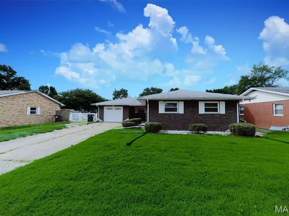 2424 Angela Dr, Granite City, IL 62040