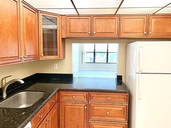 4th image of 2312 S Cypress Bend Dr APT 209