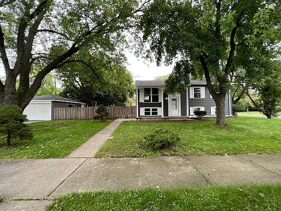 3rd image of 448 E Birch Dr