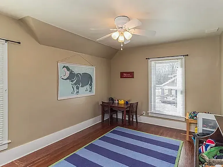 107 S Riverside Dr — Photo 18