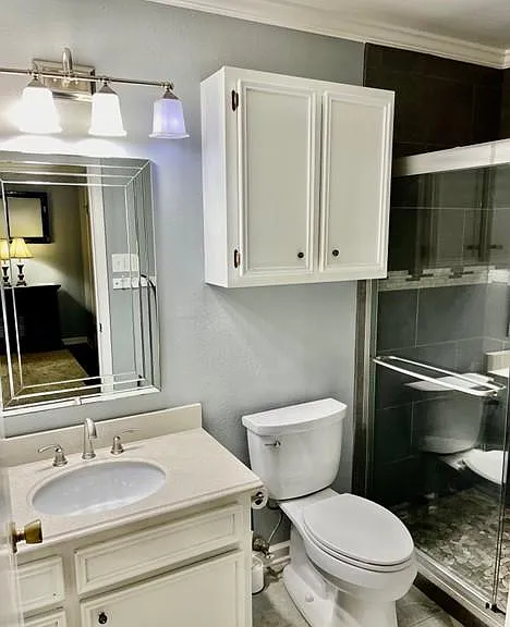 1100 Woodlawn Ave #D16 — Photo 4