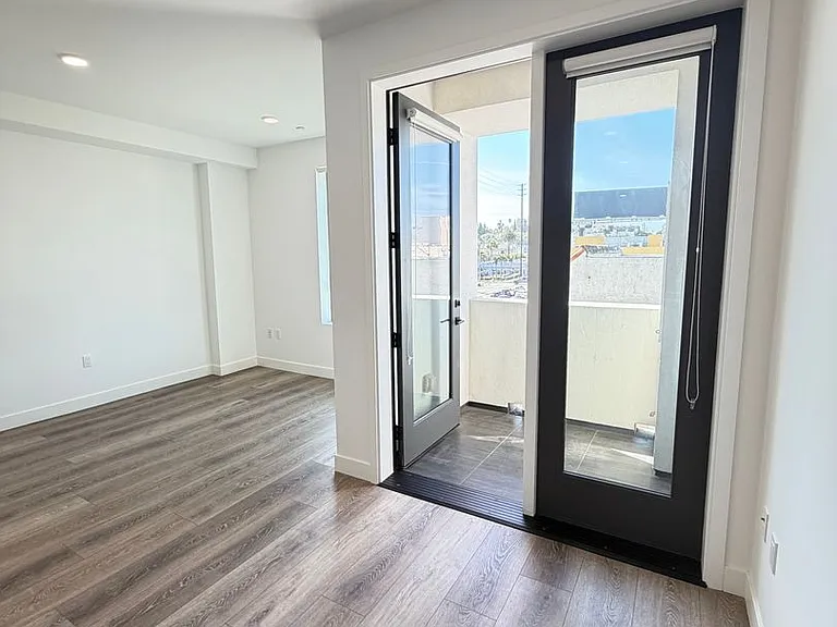 Montecito Lofts — Photo 49