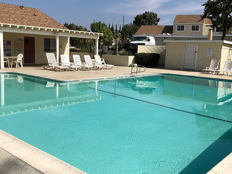 1017 Quiet Creek Ln — Photo 35