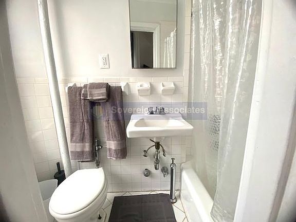 4th image of 936 W End Ave APT C6