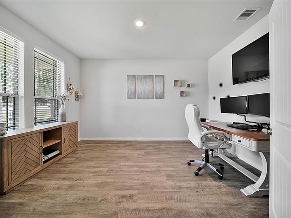 5th image of 16102 Hidalgo St