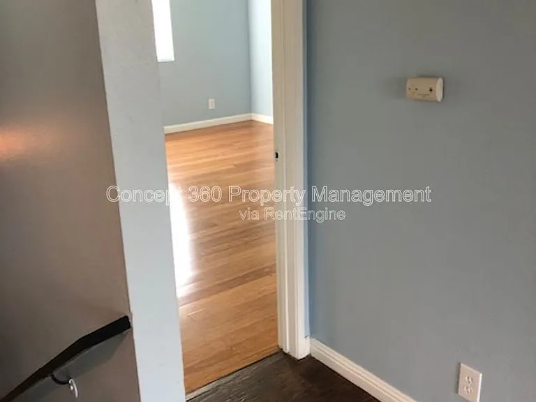 2934 E 11th St #101 — Photo 31