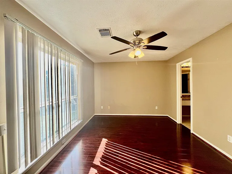 146 Skycrest Dr — Photo 10