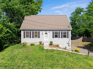 38 Regina Avenue, Raymond, NH 03077