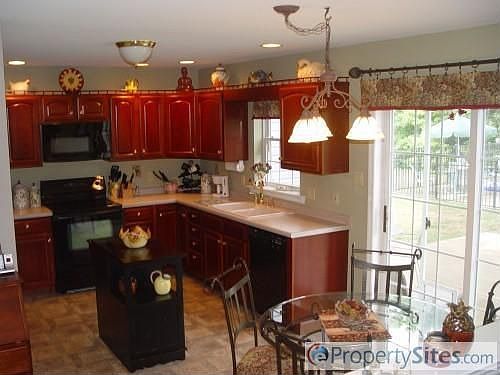 4th image of 144 Osborne Dr