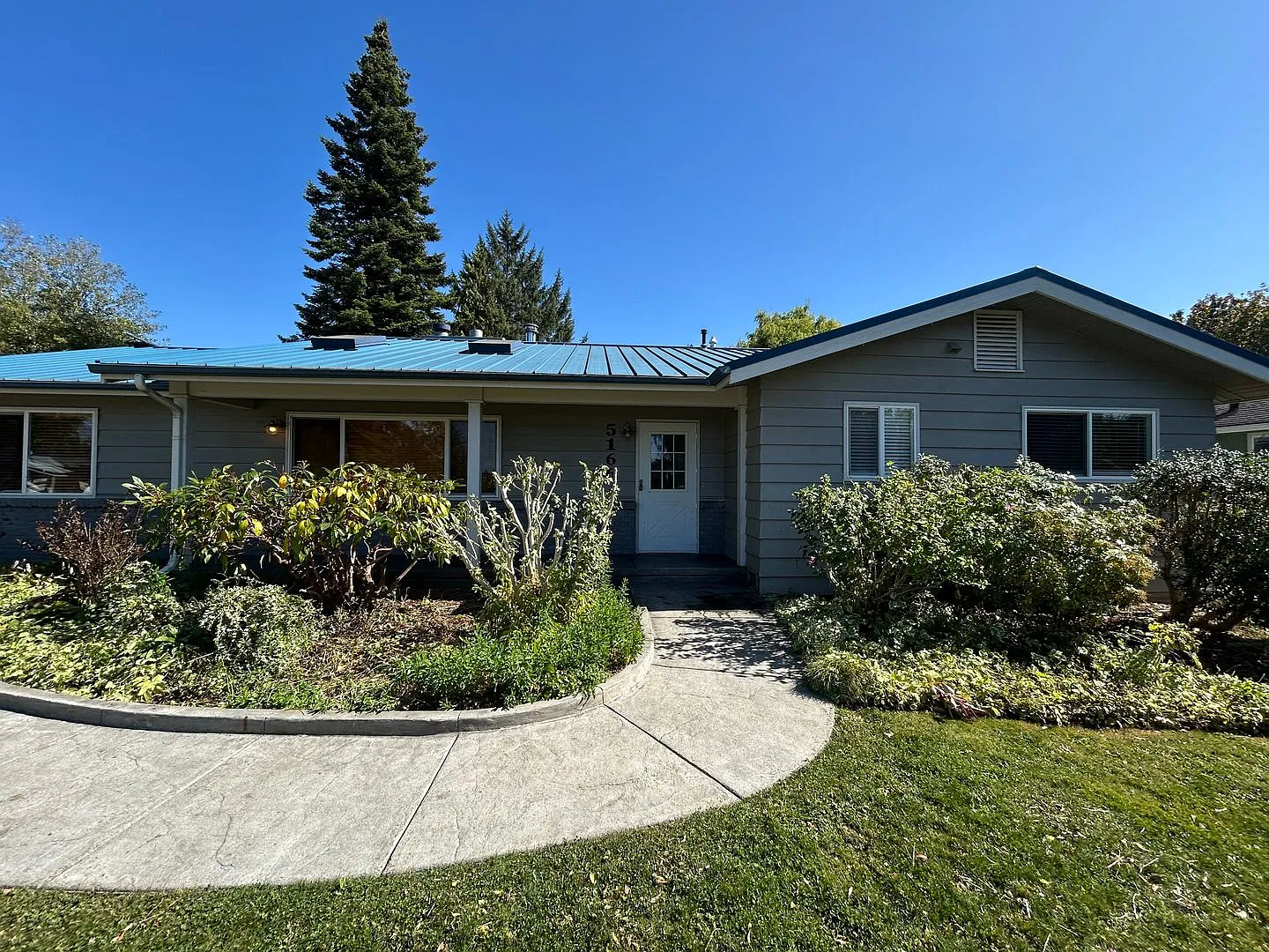 5166 Graveline Rd — Photo 1