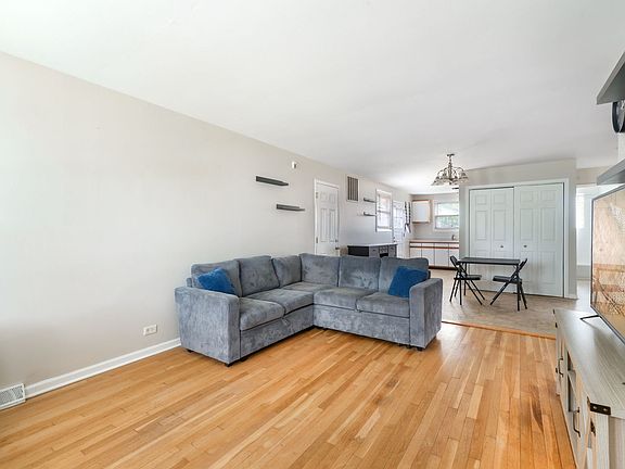 5th image of 16417 Harold St