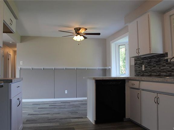 5th image of 17 Dennis Ln