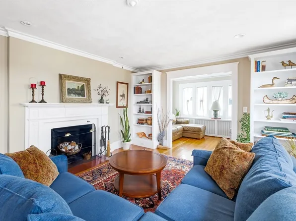 390 Weld St #2, West Roxbury, MA 02132