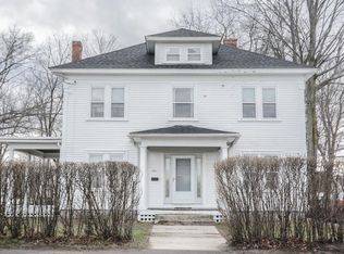 489 Beacon St, Lowell, MA 01850
