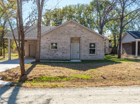1025 Hillburn Dr, West Tawakoni, TX 75474
