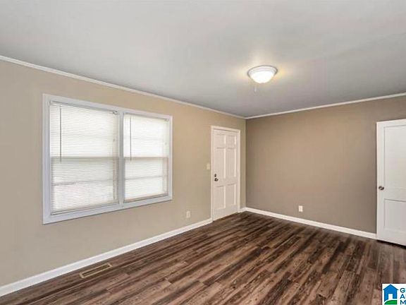 4th image of 70 Lakeside Dr