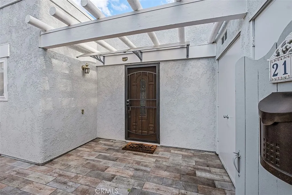 2 bed, 2.0 bath, 1075 sqft, $3,500 — Photo 4