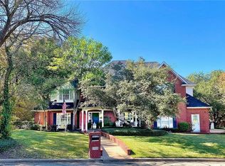 1041 Bear Creek Xing, Mcgregor, TX 76657