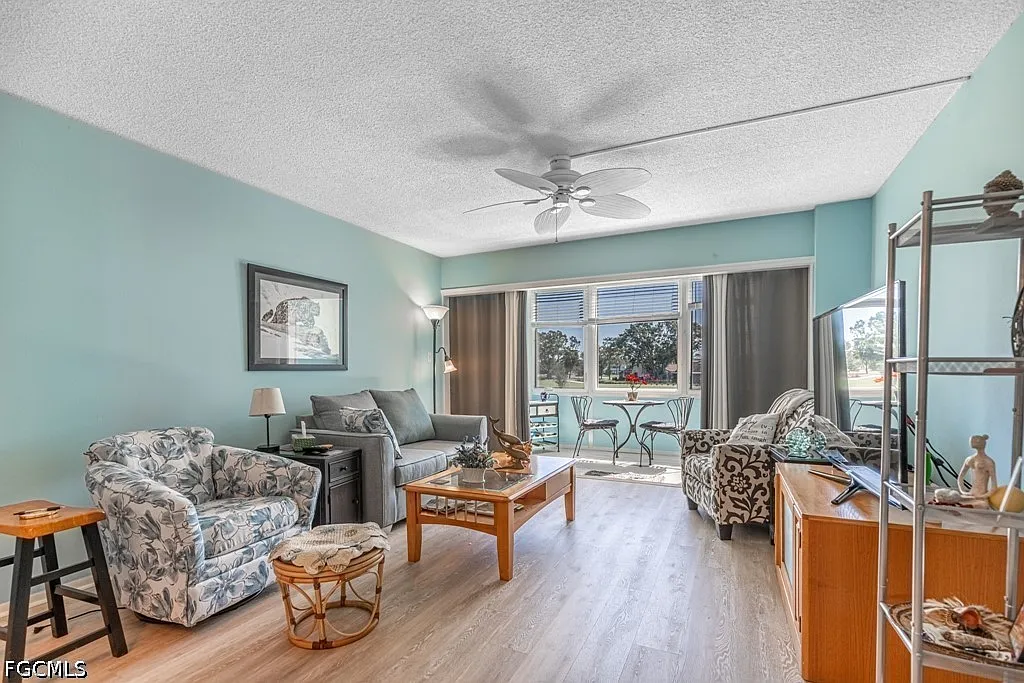 1 bed, 1.0 bath, 811 sqft, $1,700 — Photo 4