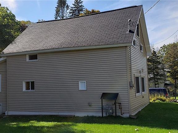 3rd image of 74 James St