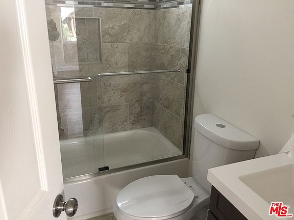 5th image of 1407 E 23rd St