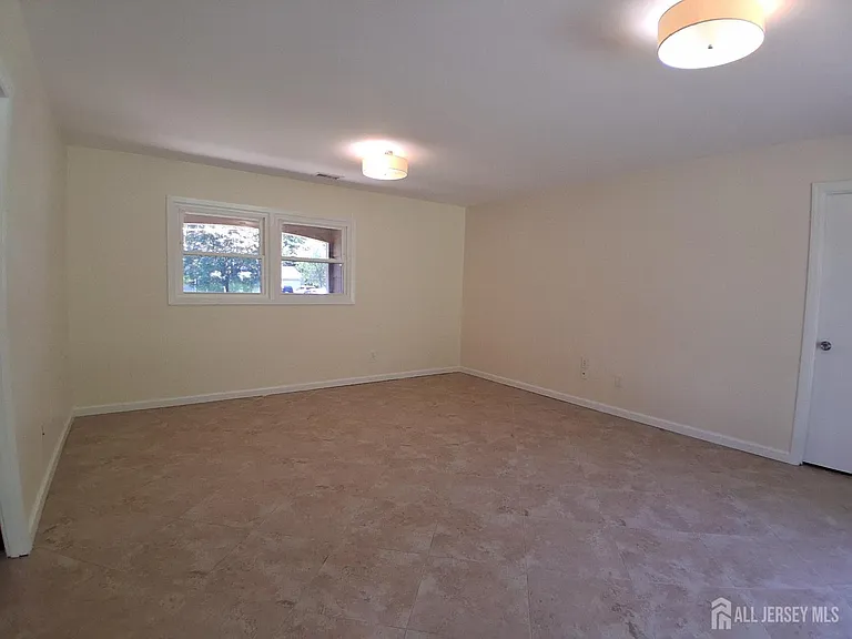 6 Flower Rd — Photo 9