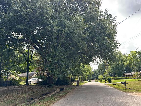 4th image of 7030 Laverne Dr S