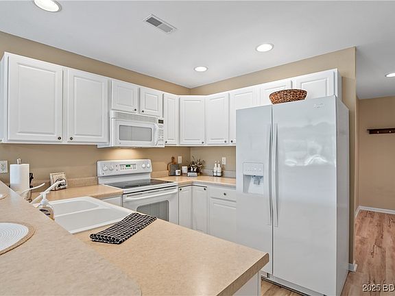 5th image of 288 Cedar Glen Dr Unit 4D