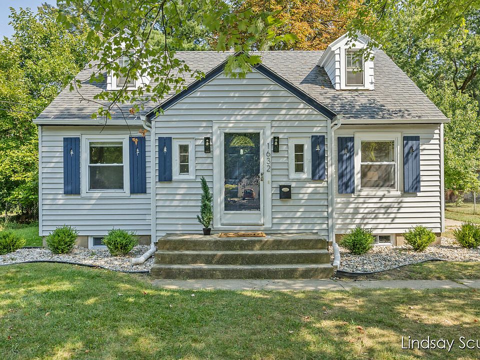 1st image of 1632 Chamberlain Ave SE