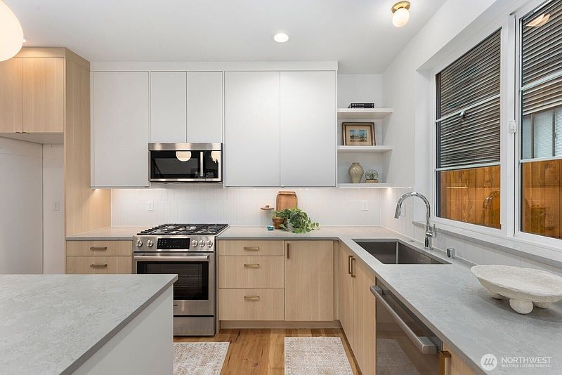 5th image of 3938 S Angeline Street