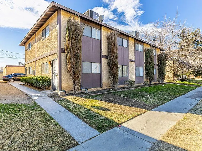 232 E Lancaster Blvd — Photo 13
